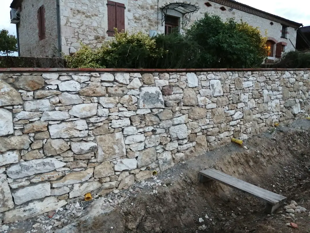 Reconstruction complète d'un mur de soutènement
